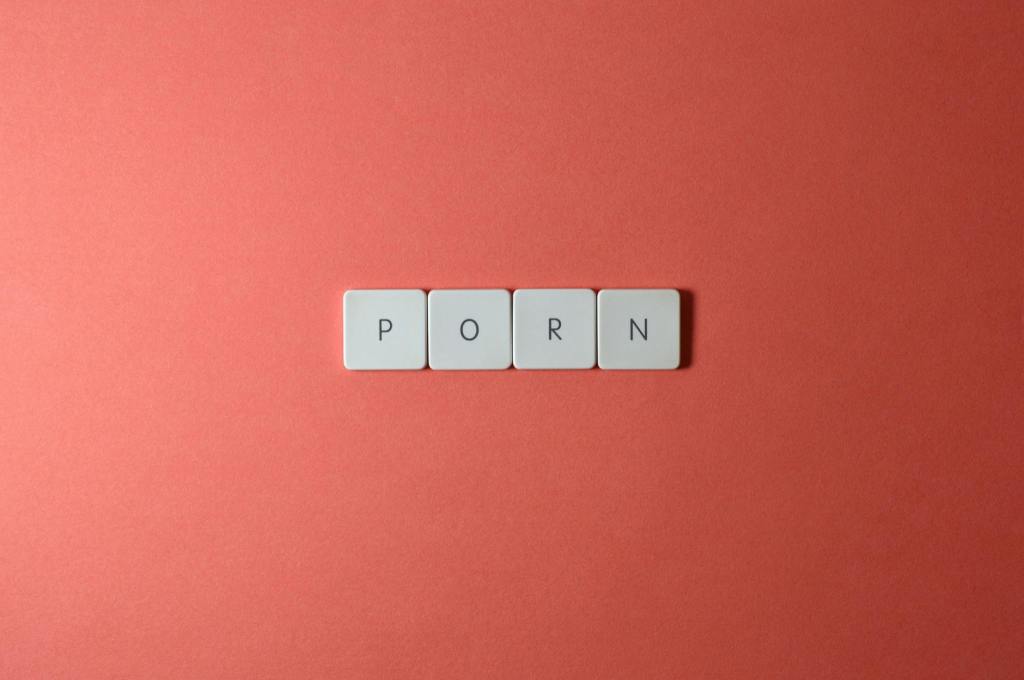 Porno como educador de las niñeces y adolescencias